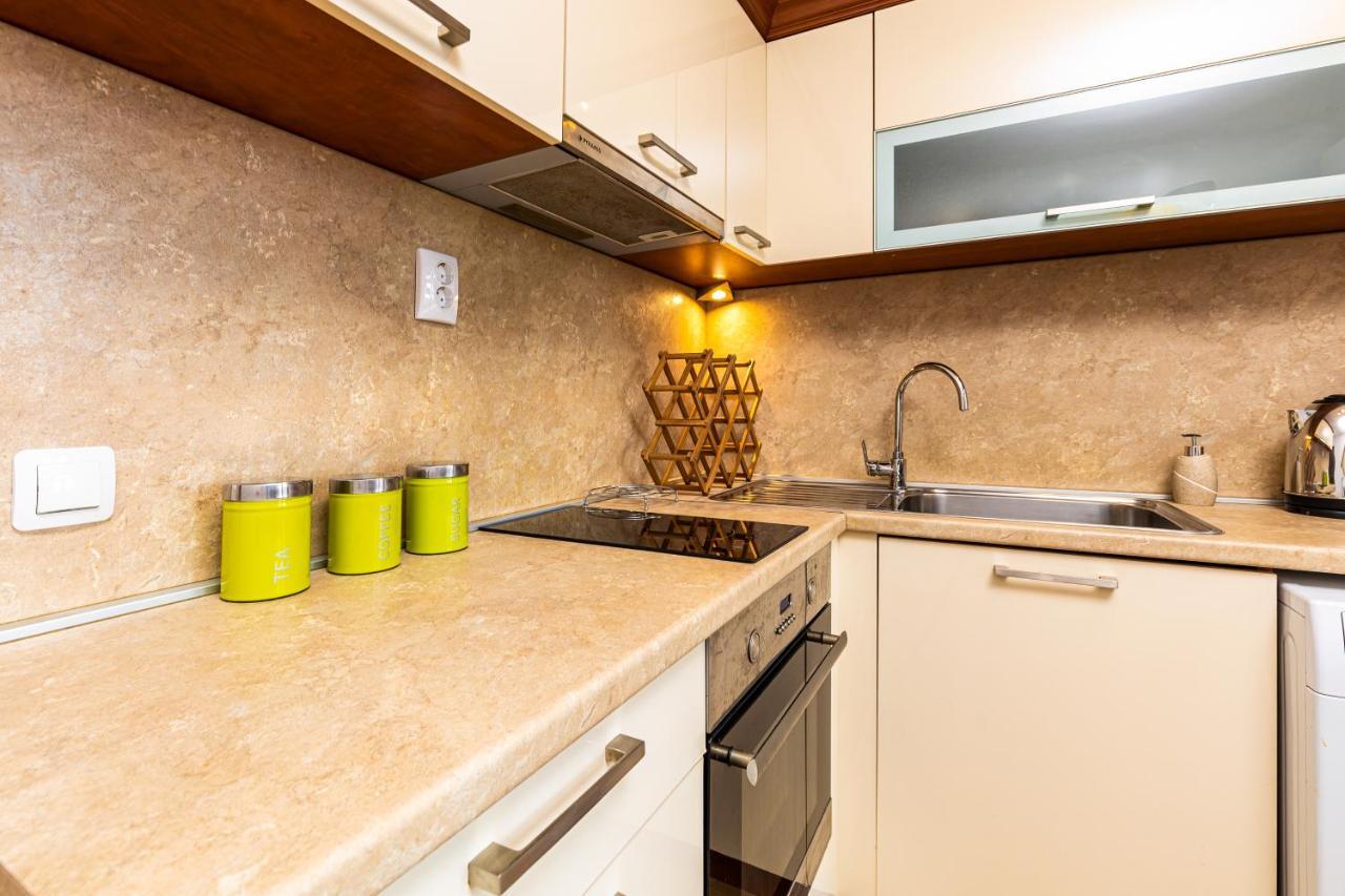 The Walnut 2Bd Apartment Plovdiv Exterior photo